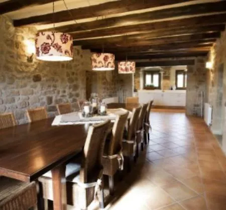 L'avellana Chalet Pinell de Solsones